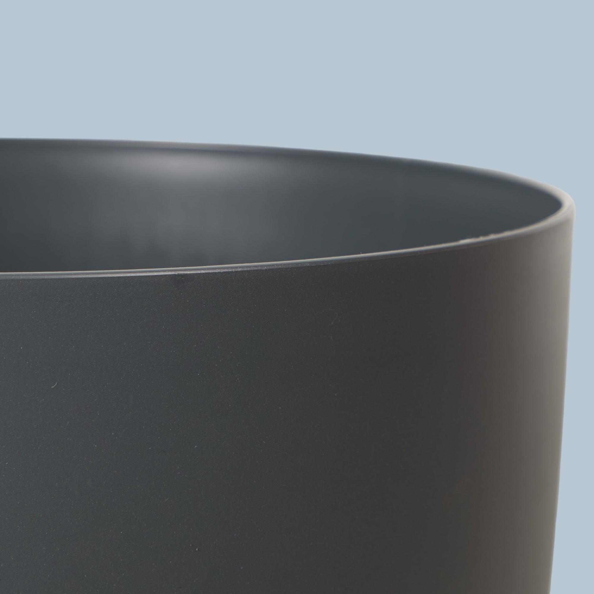 Elho Curved Plant Pot in Grey