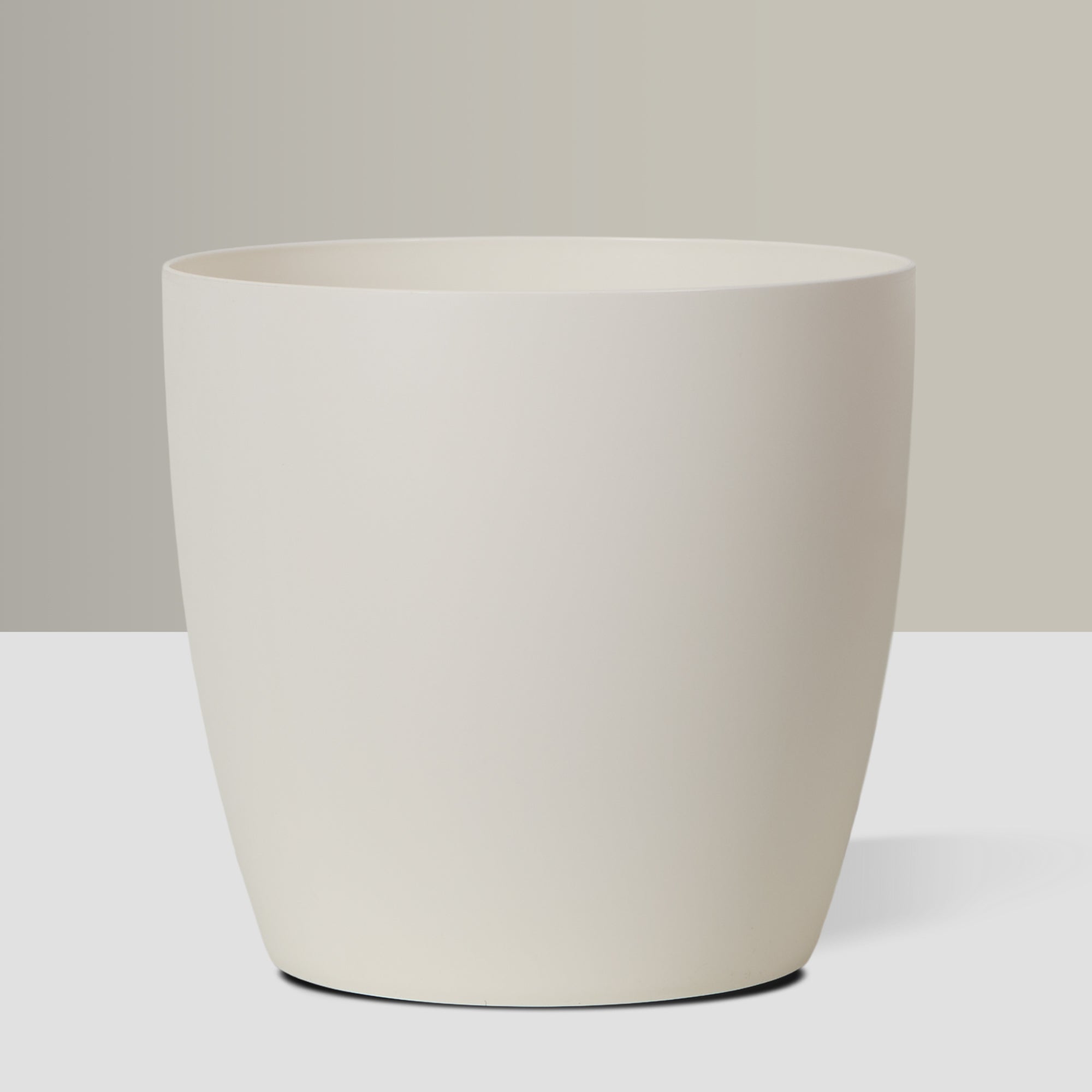Elho Curved Plant Pot in White